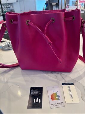 🦄Portland leather Hot Pink Leather Drawstring Bucket Bag